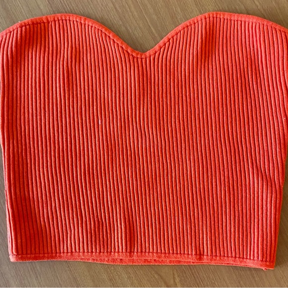 H&M Red Halter Top. Size Medium. - Picture 3 of 7